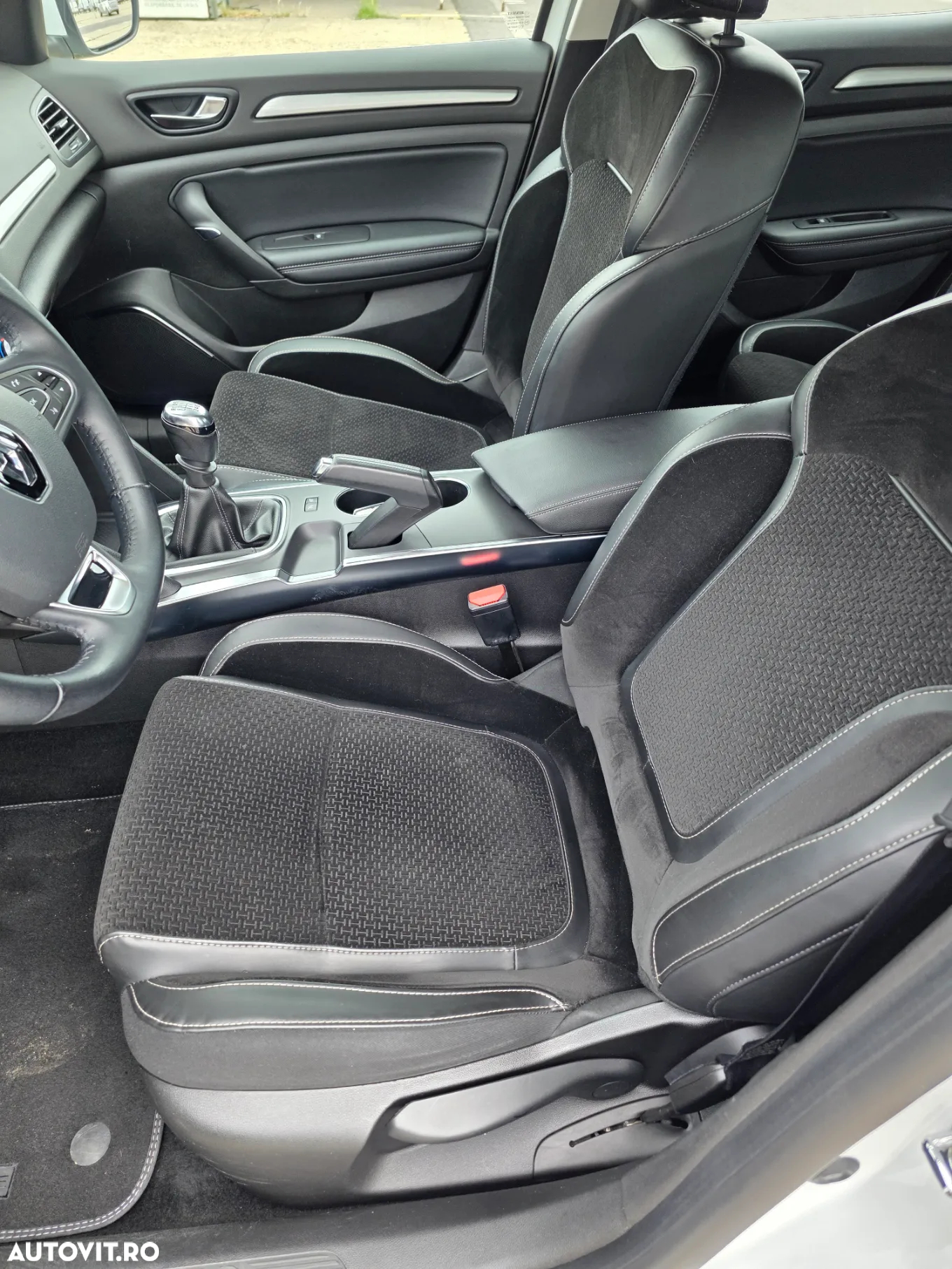 Renault Megane ENERGY TCe 130 INTENS - 11