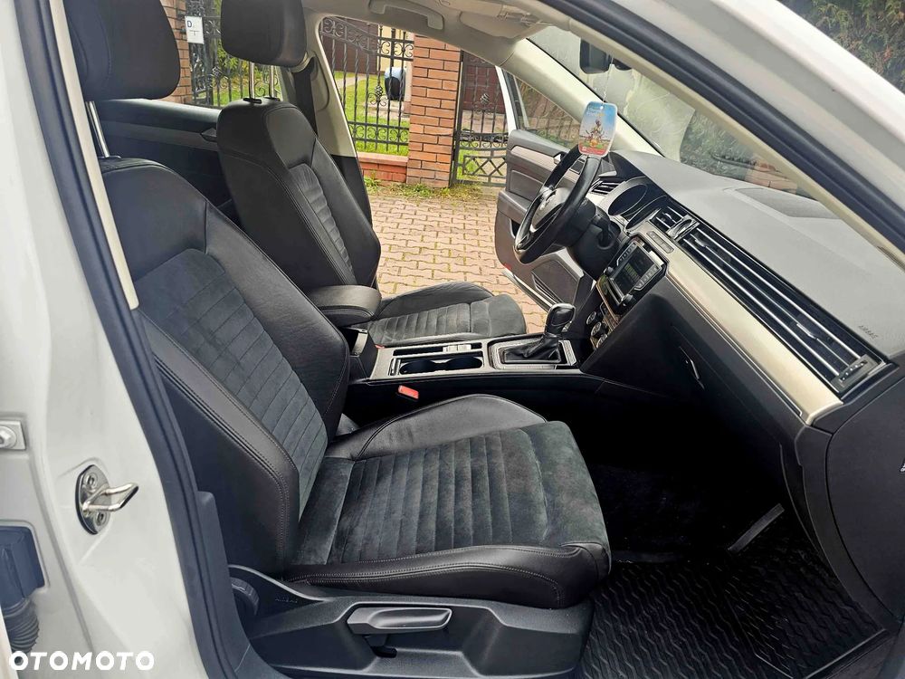 Volkswagen Passat Variant 2.0 TDI SCR 4Motion DSG Highline - 26