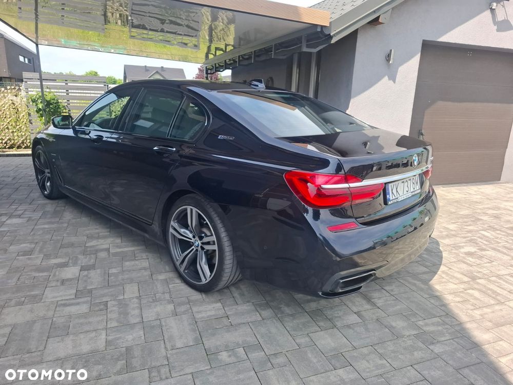 BMW Seria 7 740e iPerformance - 13