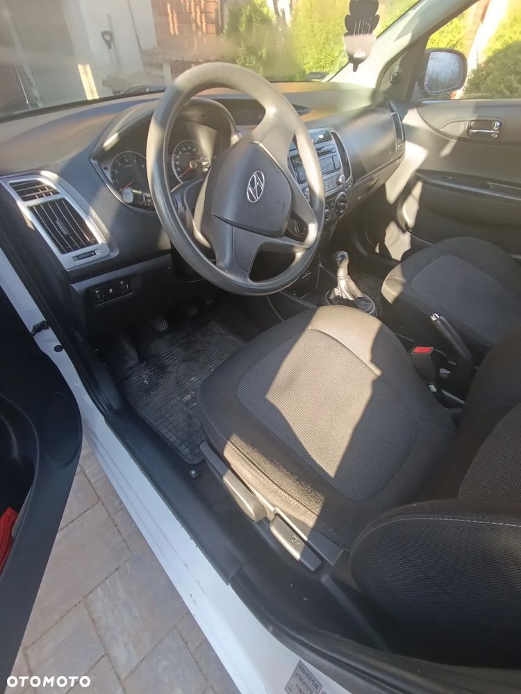 Hyundai i20 - 17