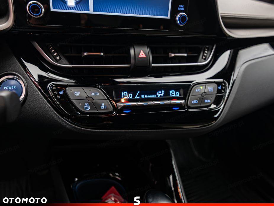 Toyota C-HR 2.0 Hybrid Executive - 17