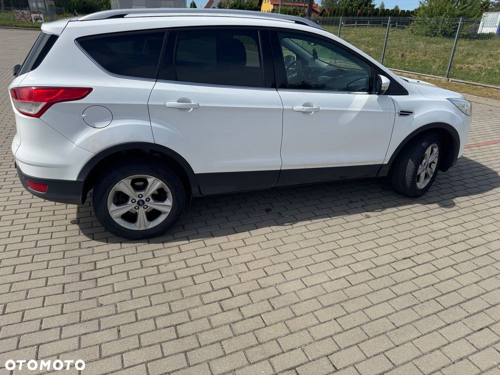 Ford Kuga 2.0 TDCi 2x4 Titanium - 15