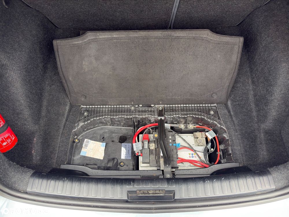 BMW Seria 1 120d - 23