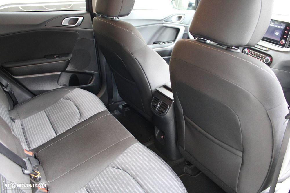 Kia XCeed 1.6 GDi PHEV Drive - 19