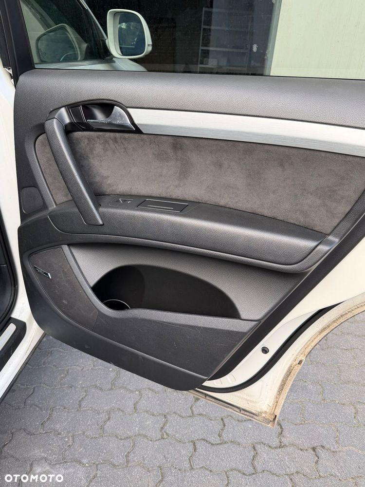 Audi Q7 3.0 TDI Quattro Tiptr - 24