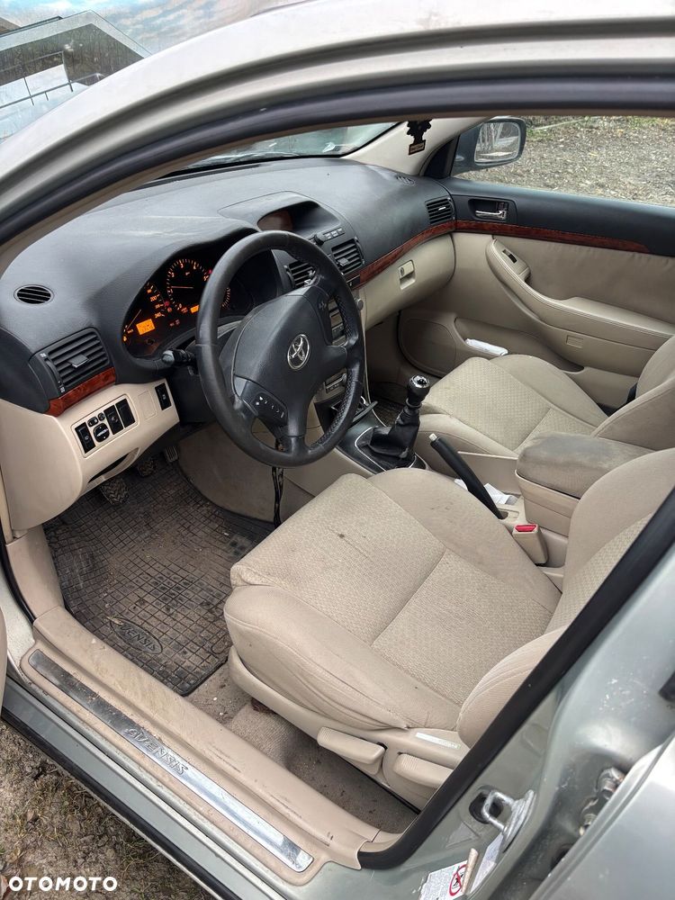 Toyota Avensis 2.2 D-4D Prestige - 6