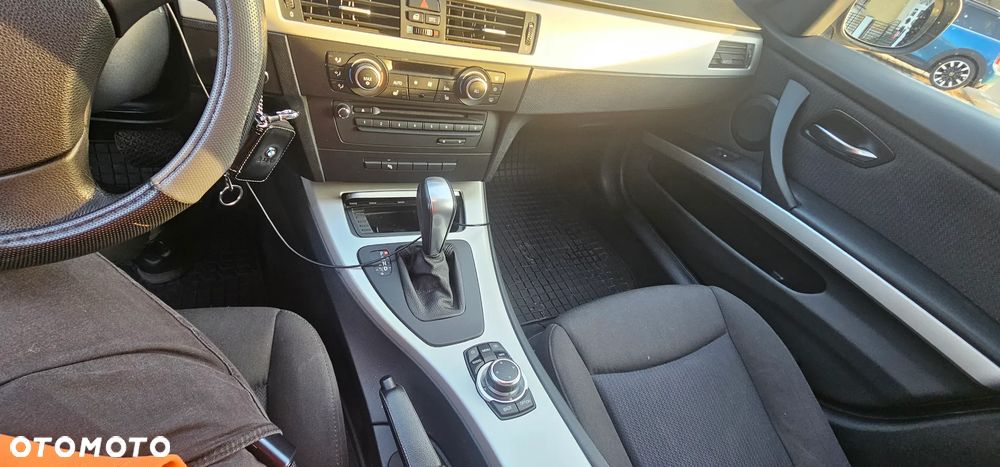 BMW Seria 3 318d DPF - 14