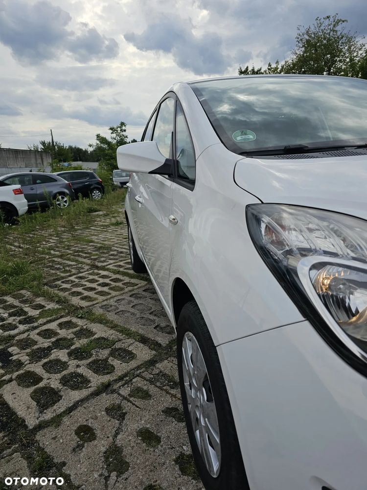 Hyundai ix20 - 10