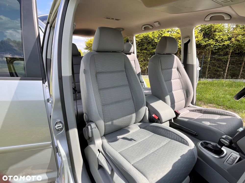 Volkswagen Touran 1.9 TDI DPF DSG Highline - 23