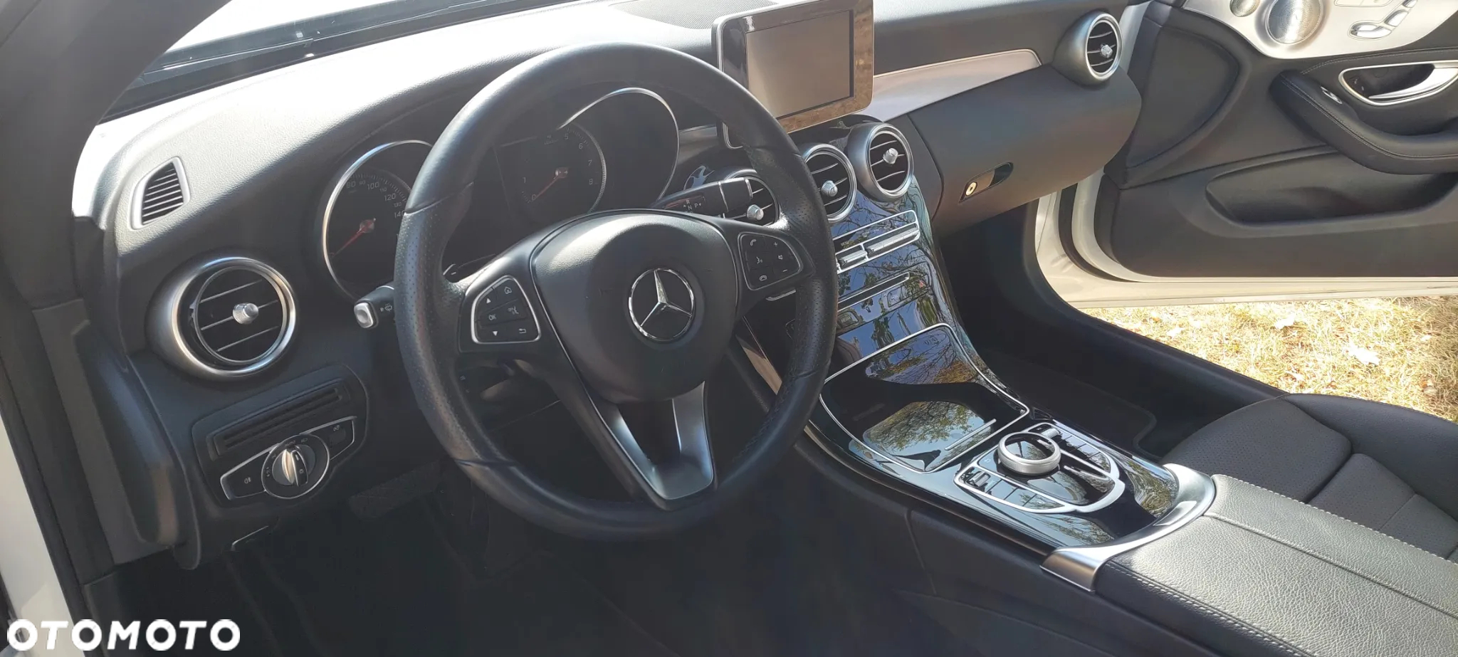 Mercedes-Benz Klasa C 300 9G-TRONIC - 27