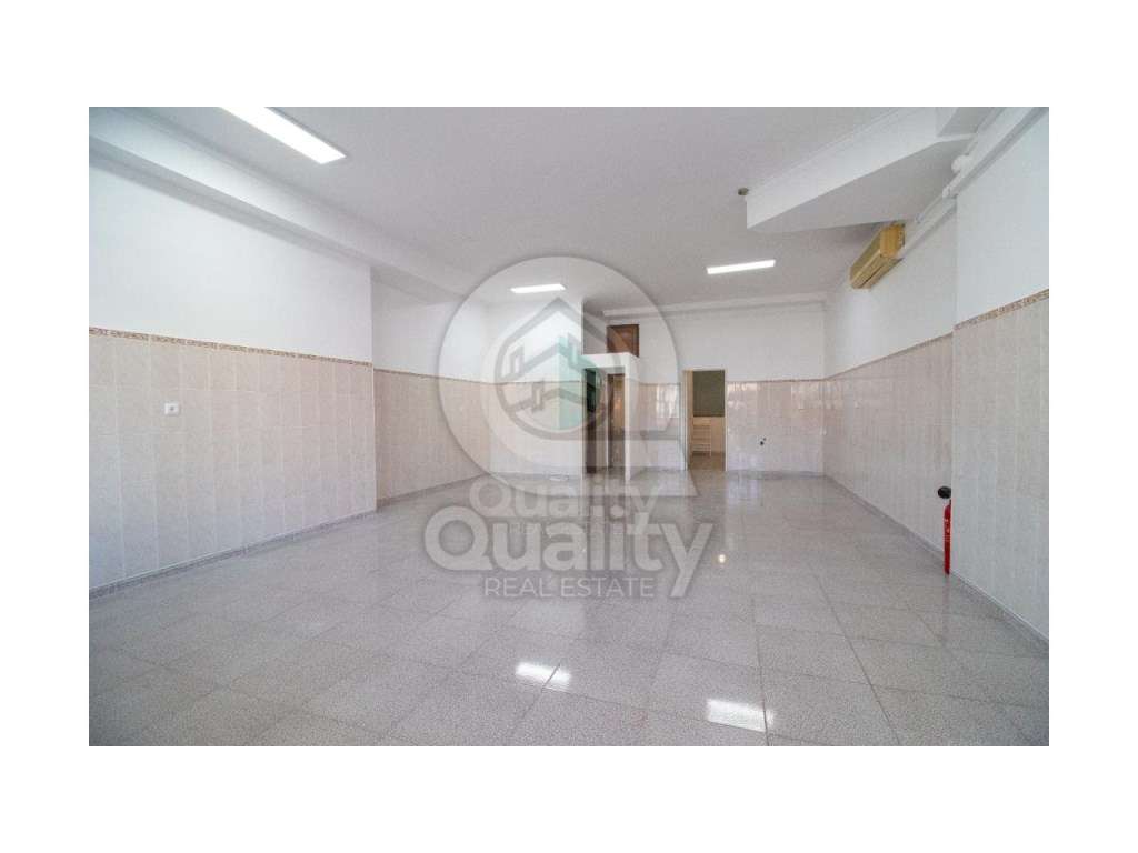 LOJA EXCELENTE LOCALIZAÇÃO - SEIXAL - Grande imagem: 3/23