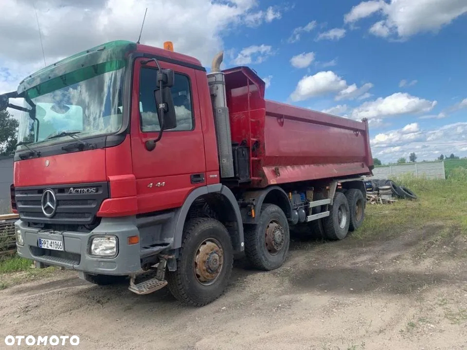 Mercedes-Benz Actros - 2