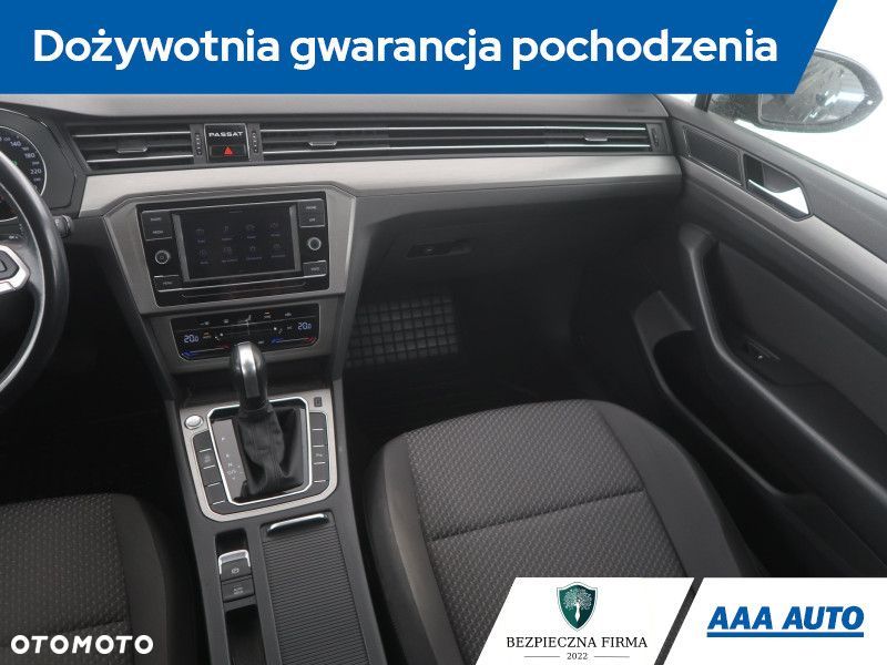 Volkswagen Passat Variant - 10
