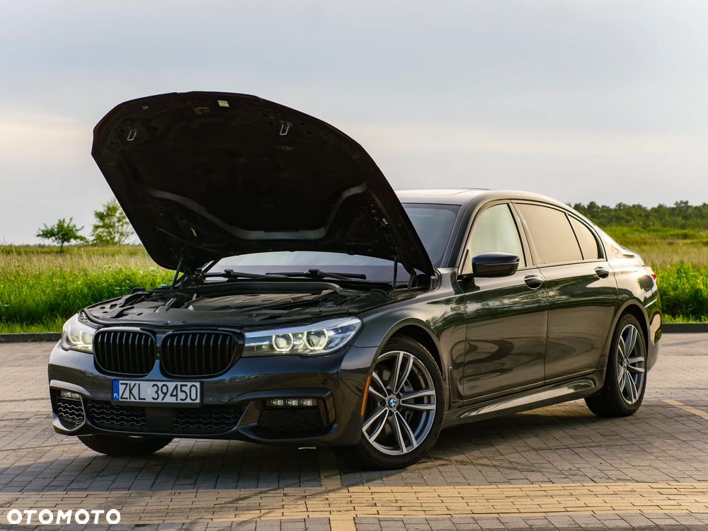 BMW Seria 7 740Li - 30