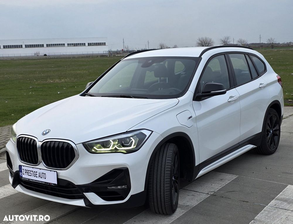 BMW X1 xDrive25e Sport Line - 2