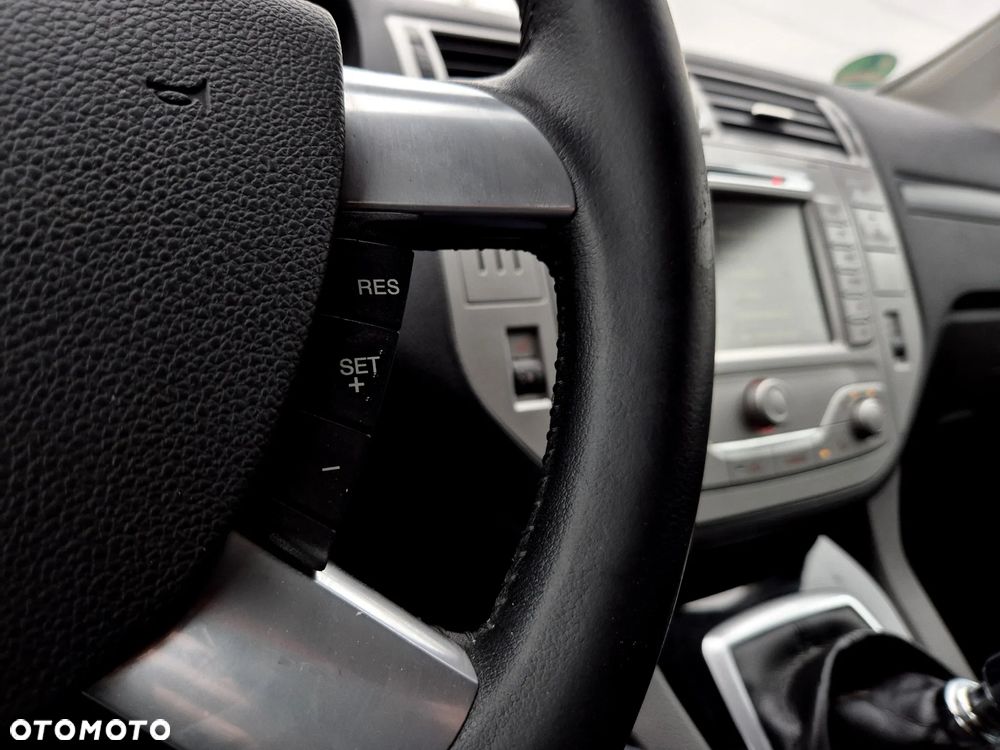 Ford Kuga 2.0 TDCi 4x4 Titanium - 16