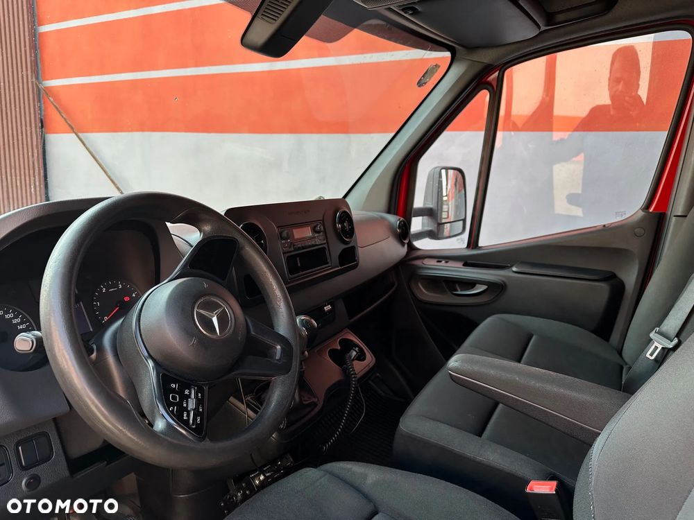 Mercedes-Benz Sprinter - 8