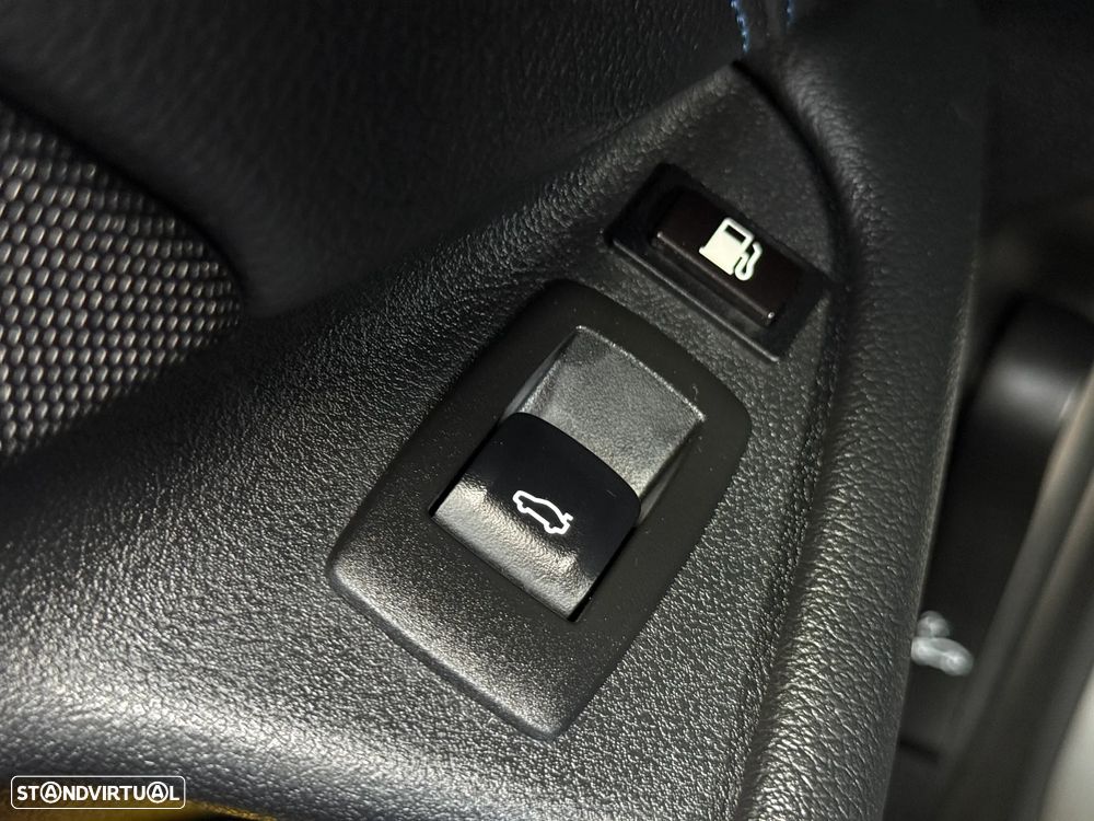 BMW 530 e Pack Desportivo M - 24