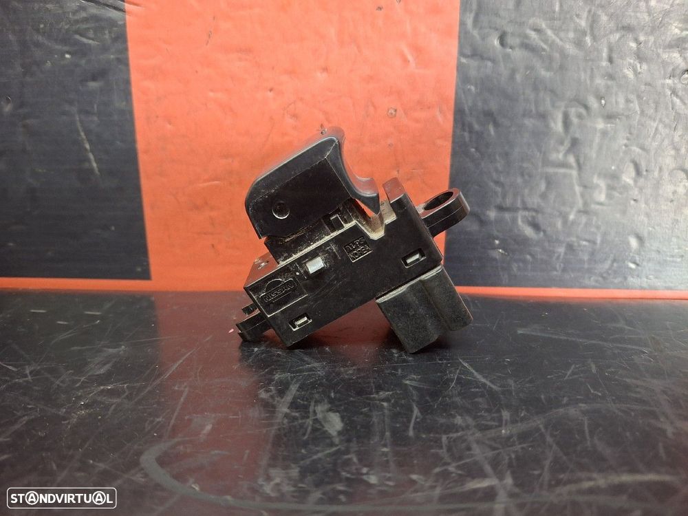 Interruptor De Vidros Frente Direito Nissan Pick Up (D22) - 2