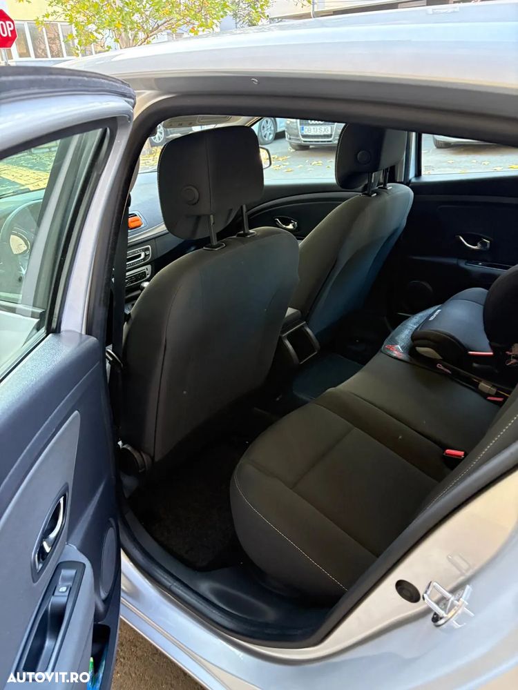 Renault Megane 1.6 16V 110 Paris Business - 11