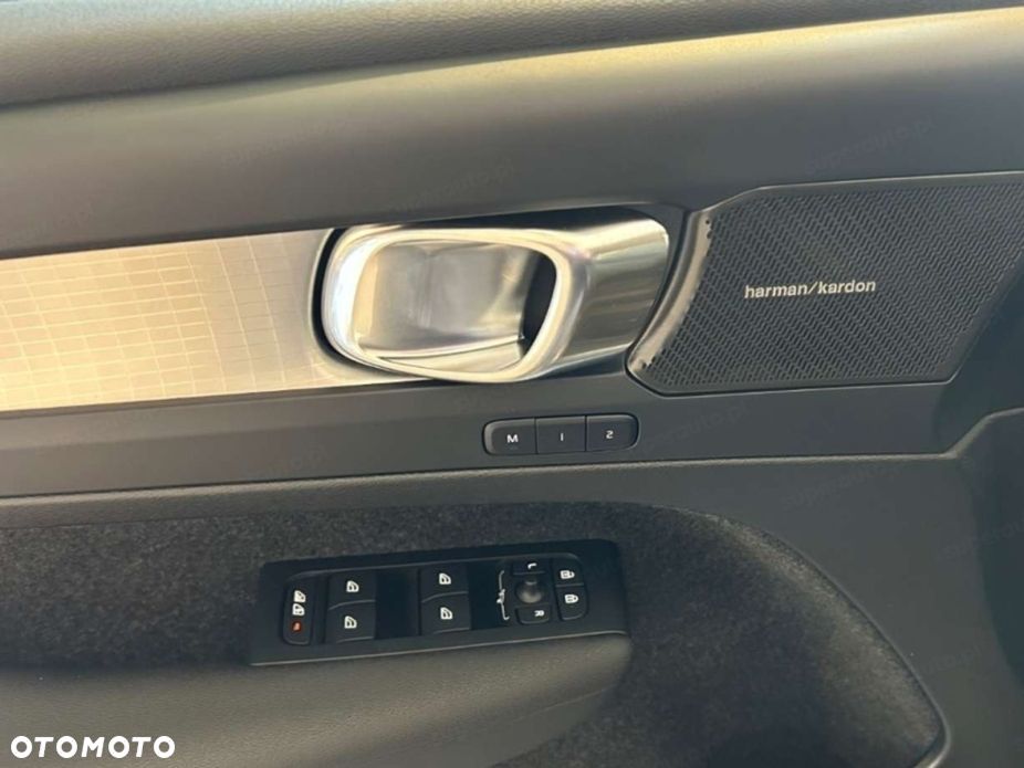 Volvo XC 40 - 11