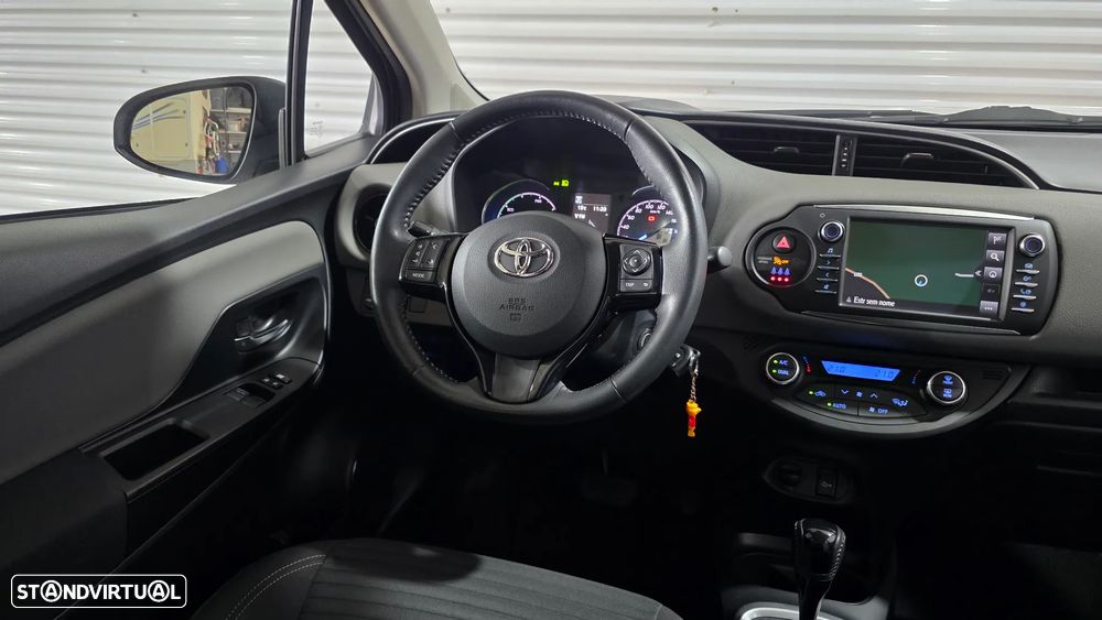 Toyota Yaris 1.5 HSD Sport +P.Techno+P.Luxury - 14