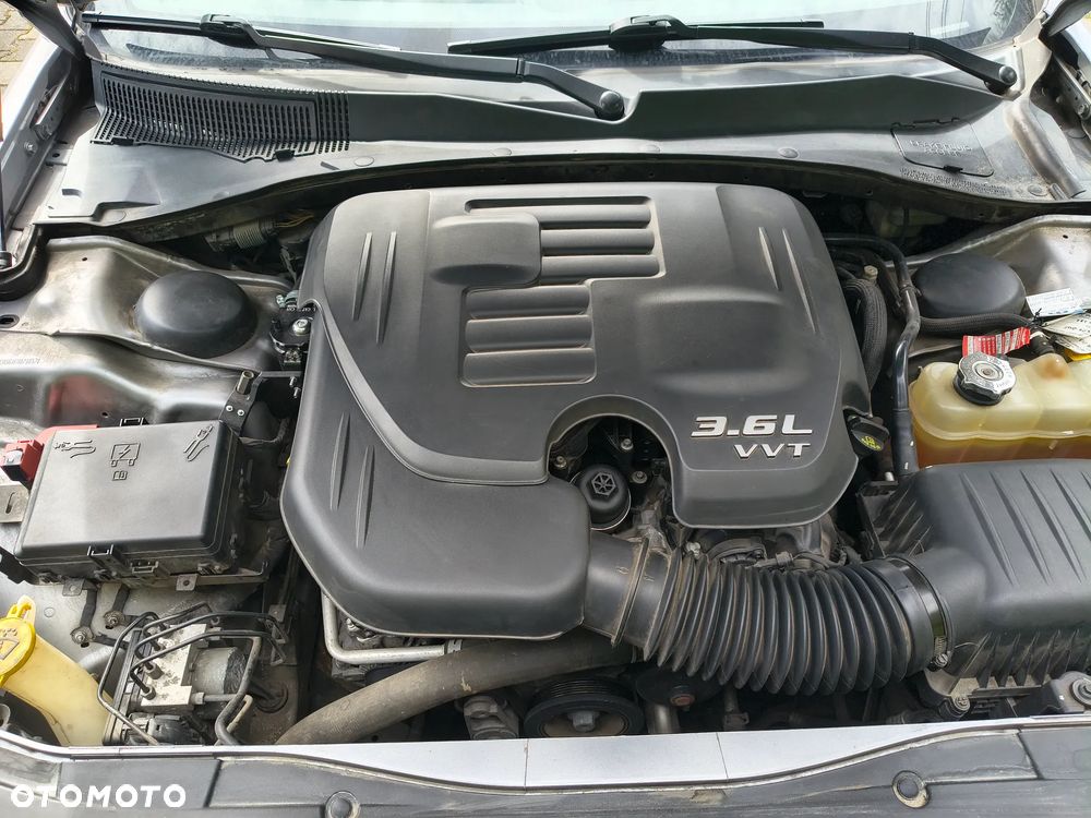 Chrysler 300s - 16