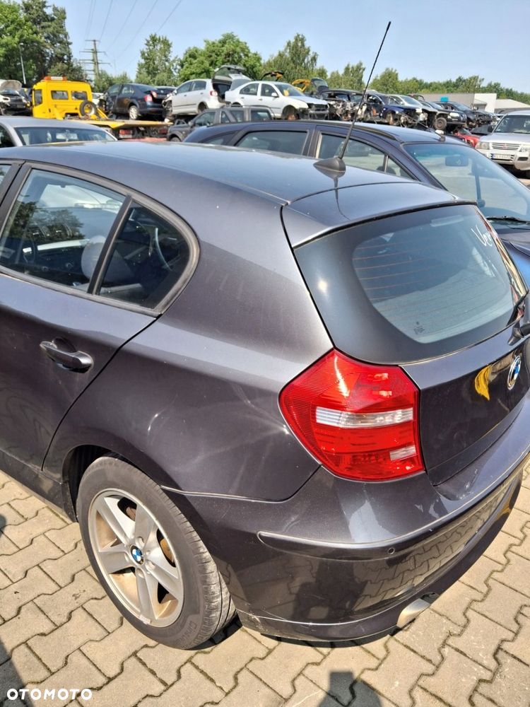 BMW 1 E87 2005 1.6 błotnik lewy tył ćwiartka A22 - 1