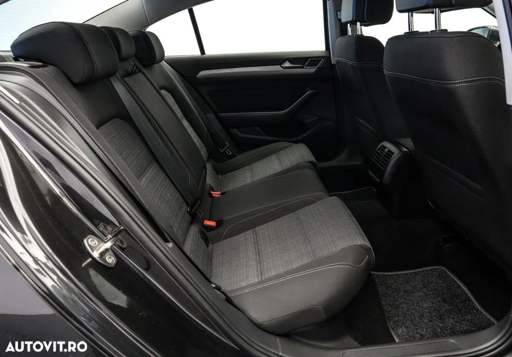 Volkswagen Passat 1.5 TSI ACT DSG Comfortline - 16