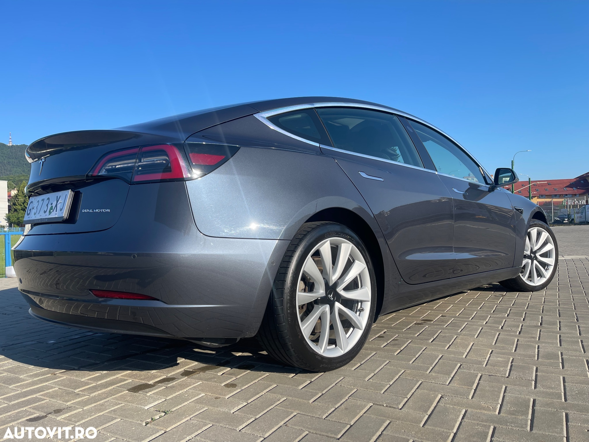Tesla Model 3 Langstreckenbatterie Allradantrieb Dual Motor Performance - 3