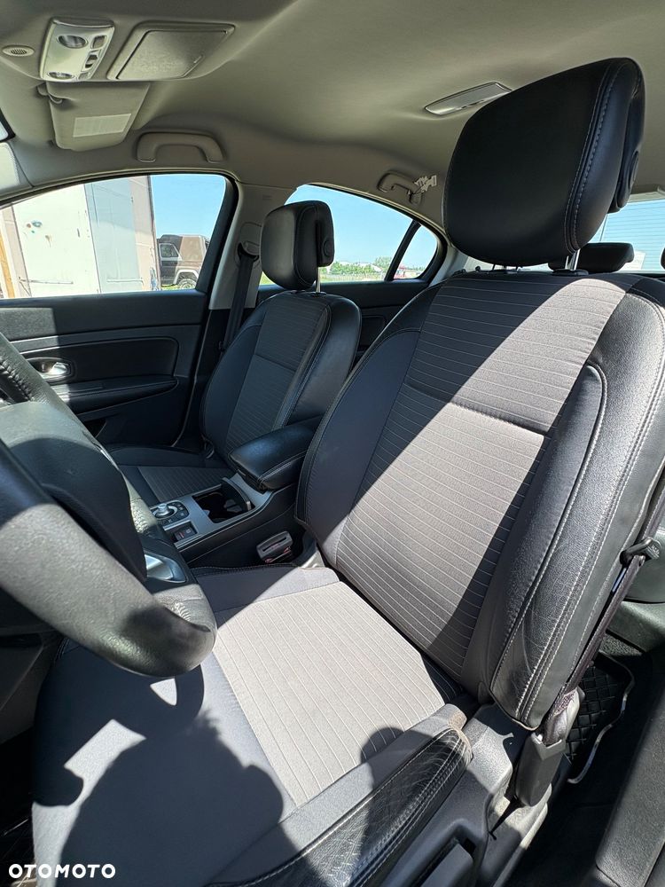 Renault Latitude 2.0 dCi Privilege - 16