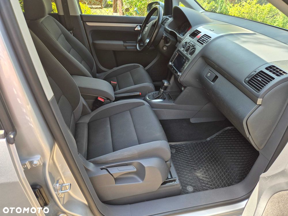 Volkswagen Touran - 3