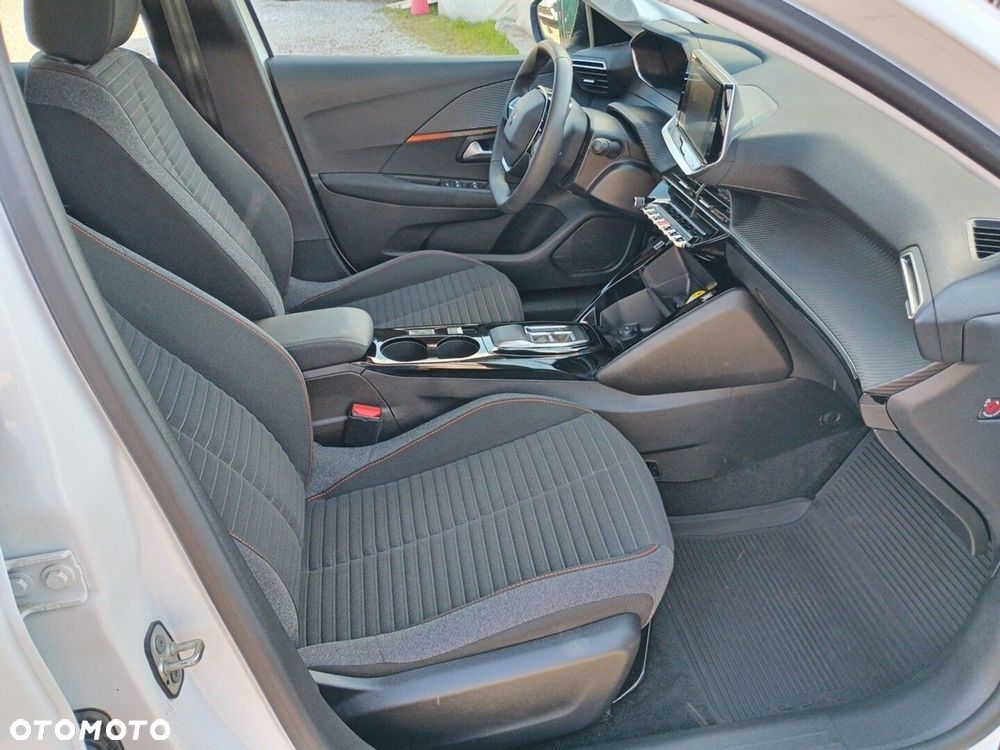 Peugeot 208 - 14