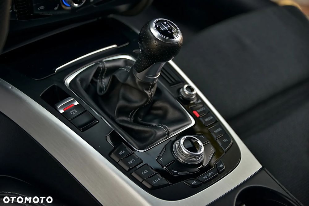 Audi A4 Avant 2.0 TDI DPF S line Sportpaket - 32