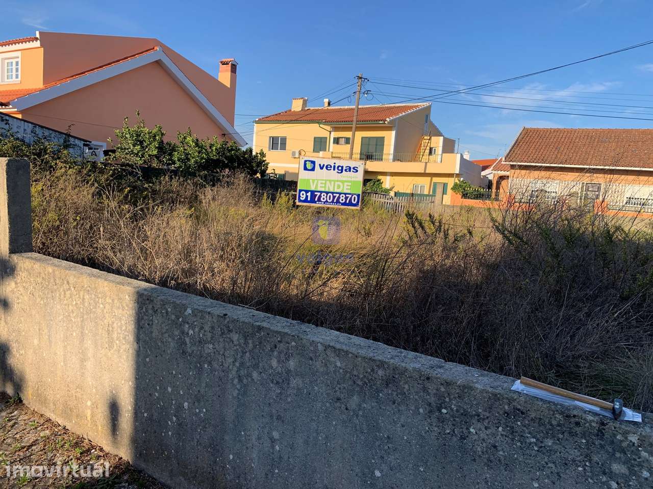 Lote com duas frentes já murado em Sacotes - Mem Martins - Grande imagem: 2/8