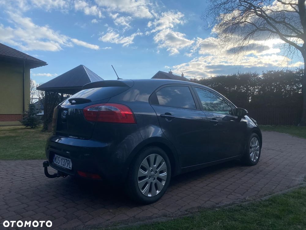 Kia Rio 1.2 Dream Team Edition - 11