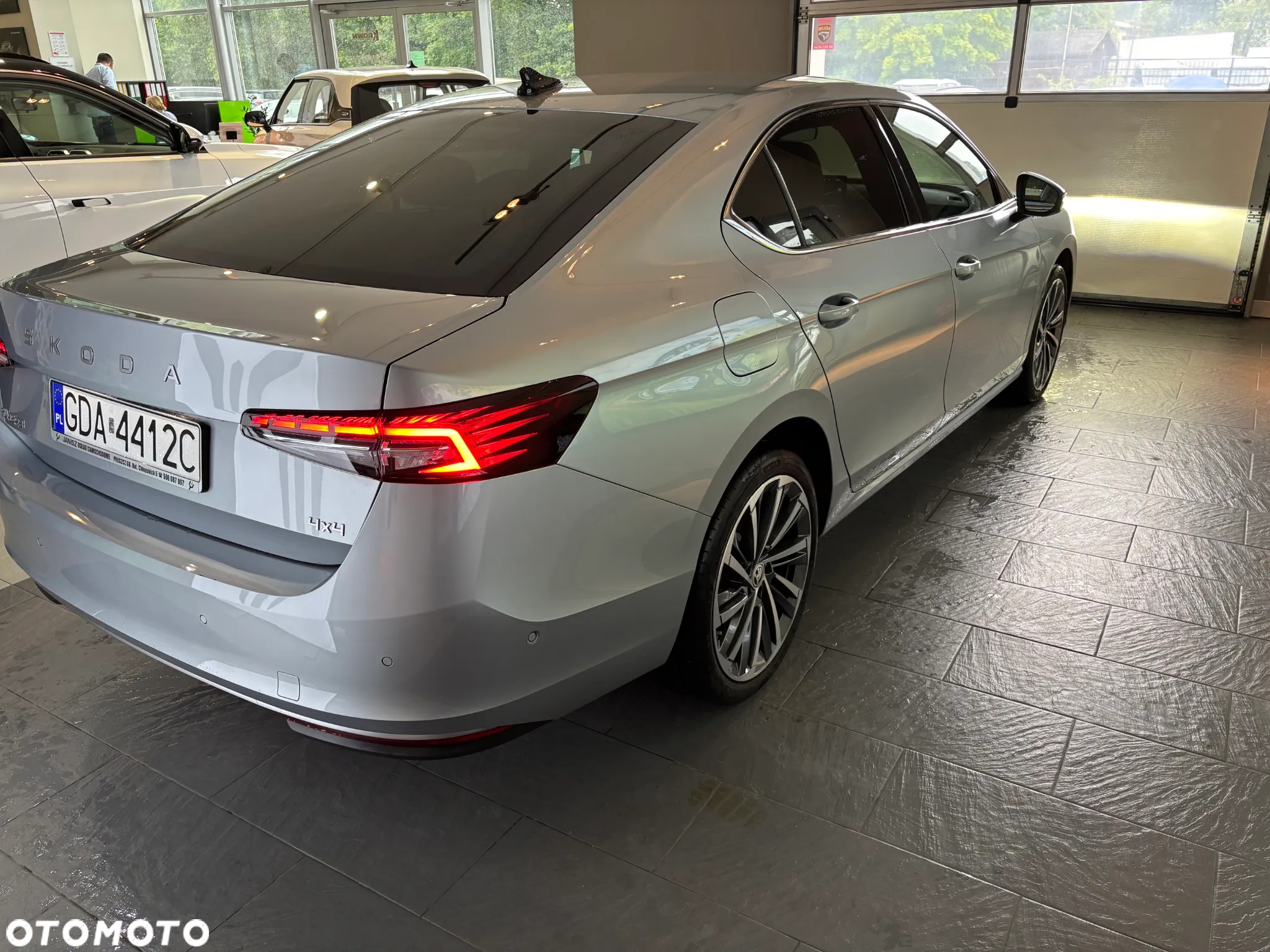 Skoda Superb 2.0 TDI SCR L&K DSG - 9