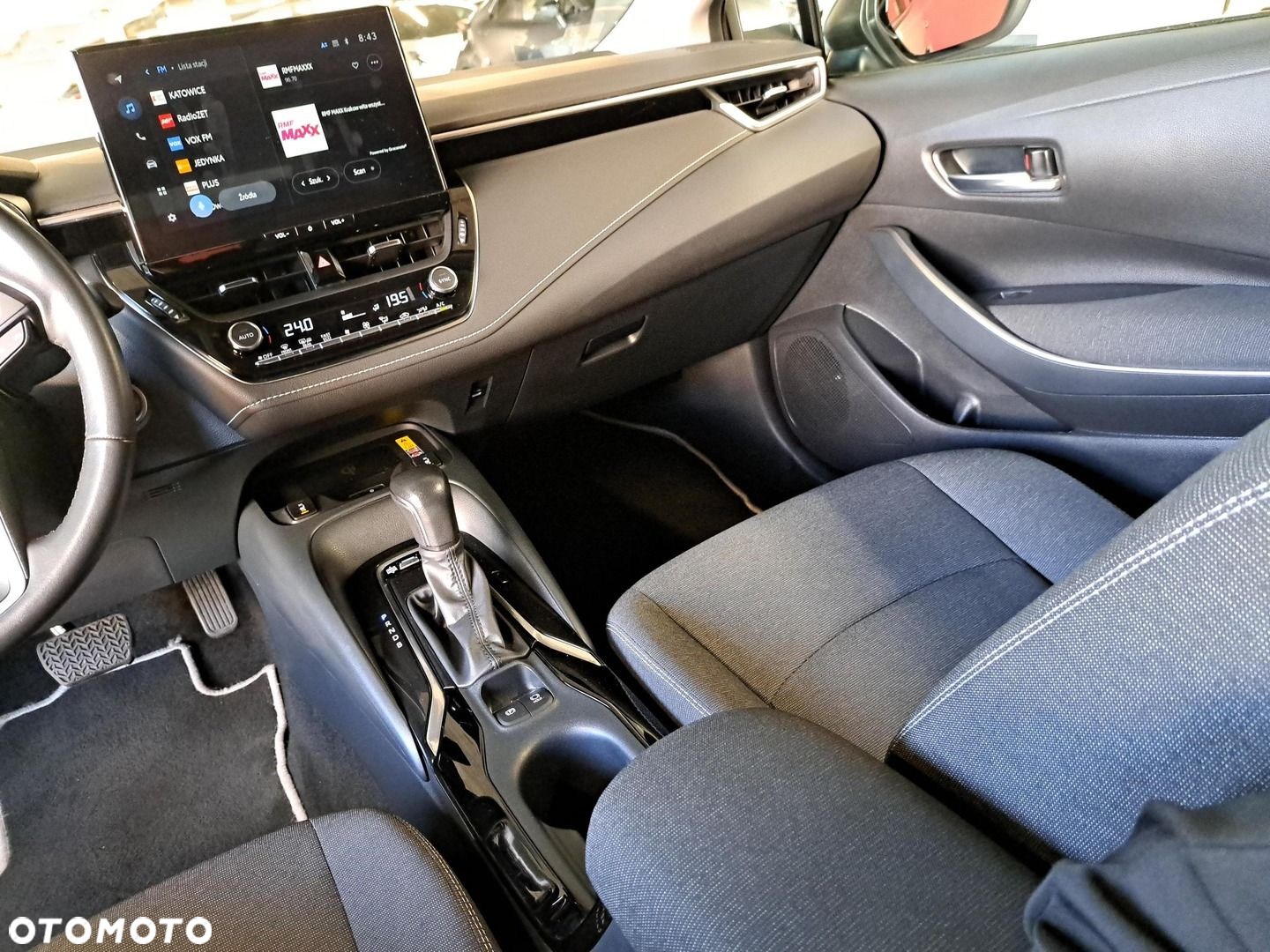 Toyota Corolla 1.8 Hybrid Comfort - 28