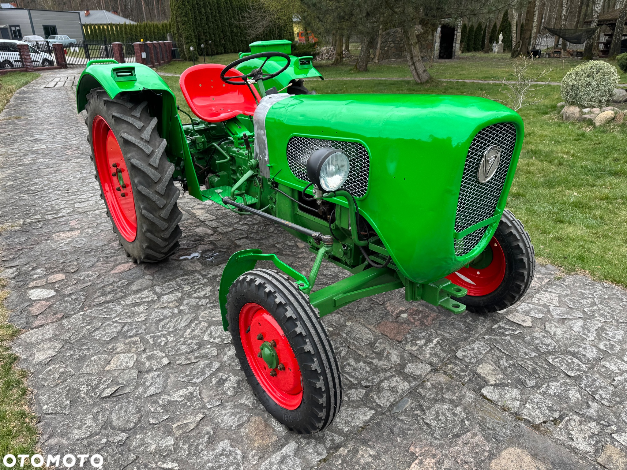 Deutz-Fahr Fahr Güldner A3K Burgund D133 - 17