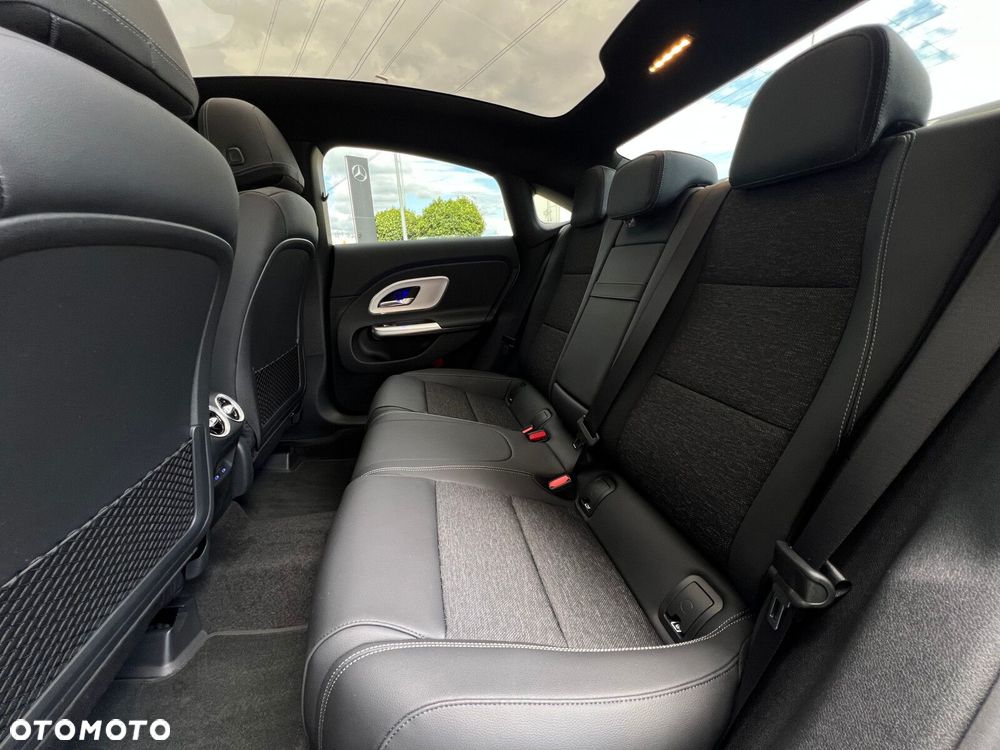 Mercedes-Benz CLA - 10