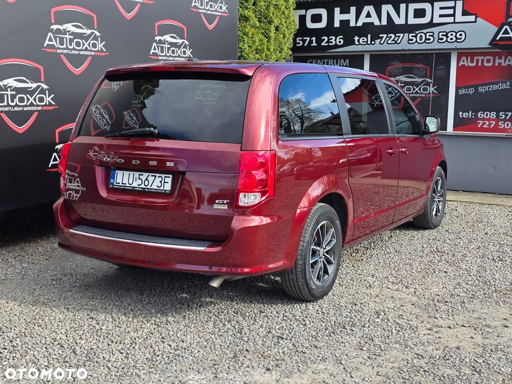 Dodge Grand Caravan - 11
