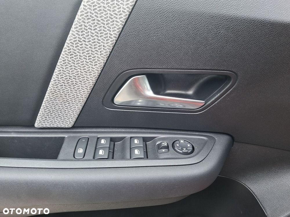 Citroën C4 1.2 PureTech Plus S&S EAT8 - 22
