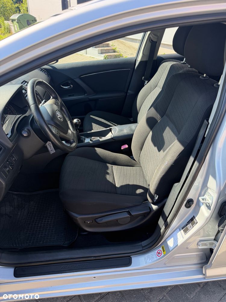 Toyota Avensis 2.0 D-4D Edition - 17