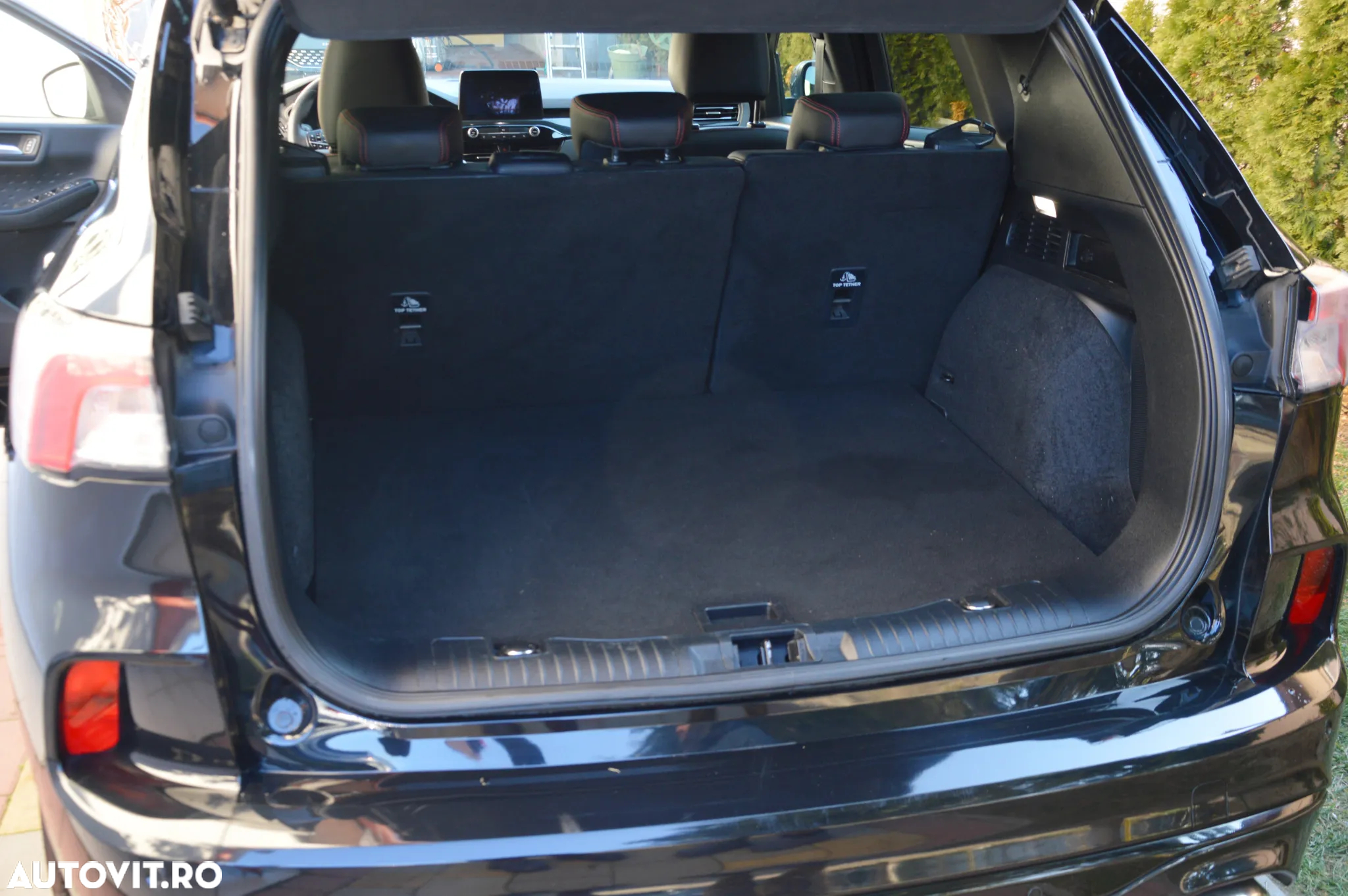 Ford Kuga 2.0 TDCi 2WD ST-Line - 10