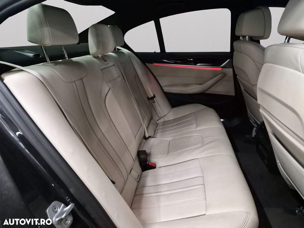 BMW Seria 5 530e xDrive Aut. Luxury Line - 7