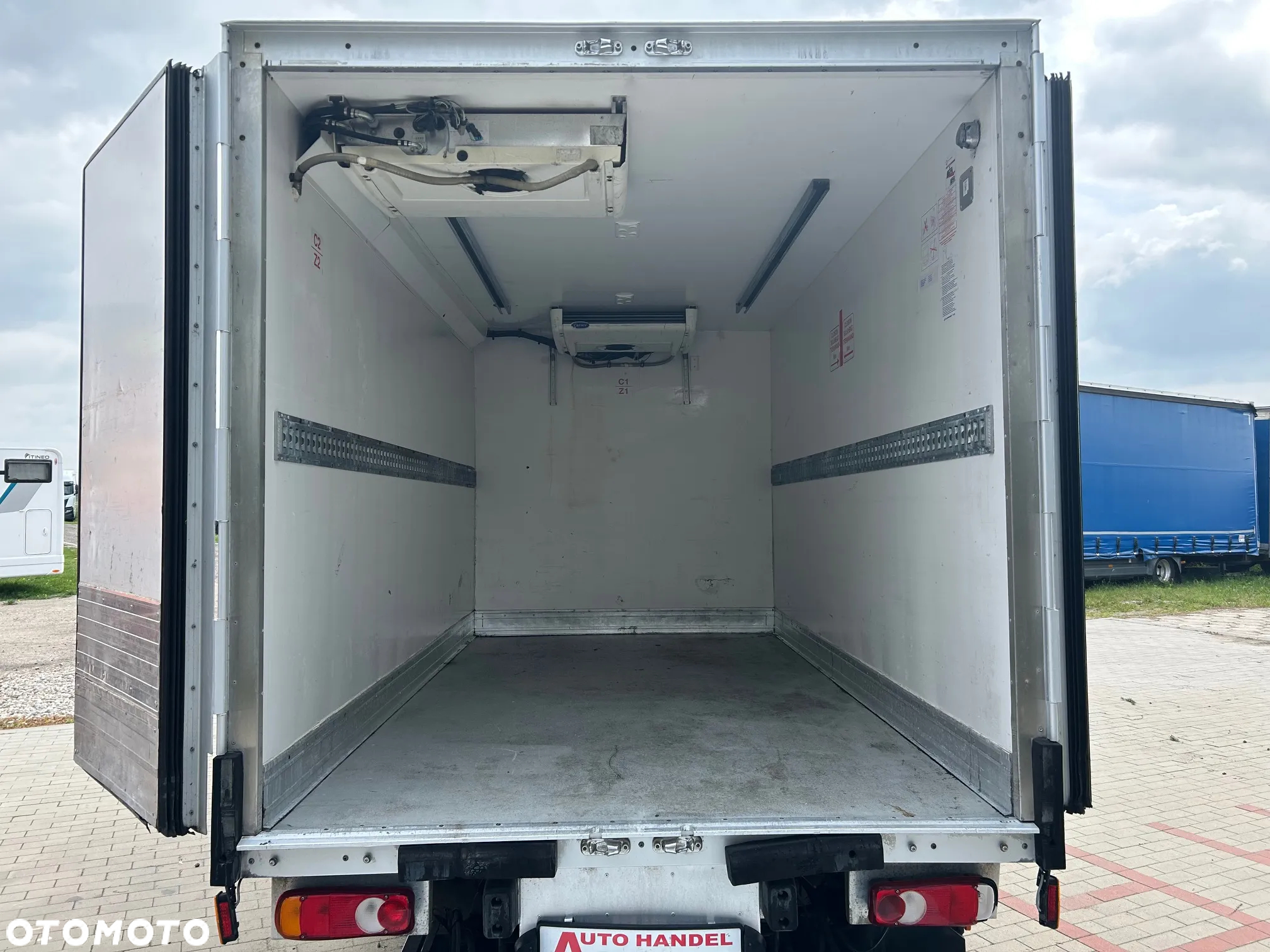 Renault Maxity - 10