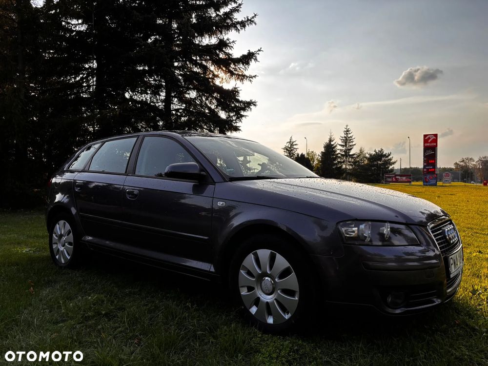 Audi A3 3-drzwiowe 2.0 FSI Attraction - 4