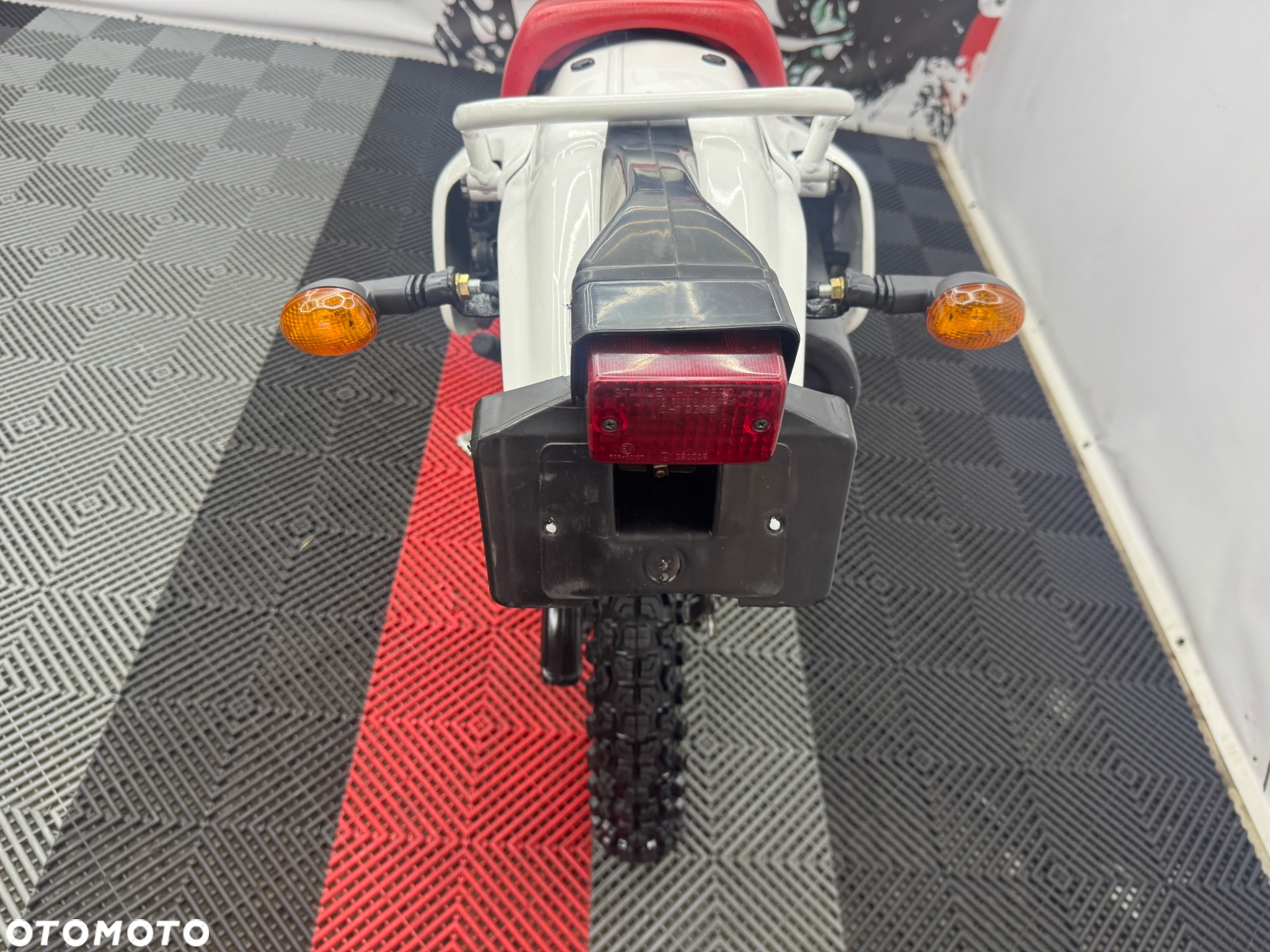 Honda XLR - 19