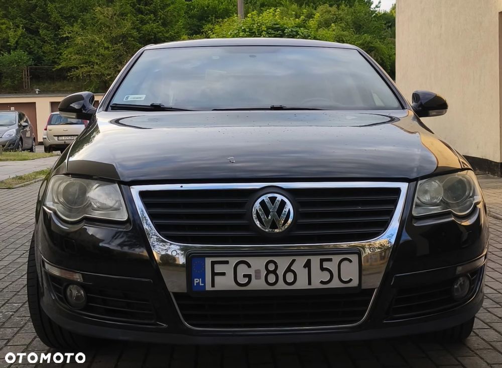 Volkswagen Passat - 1