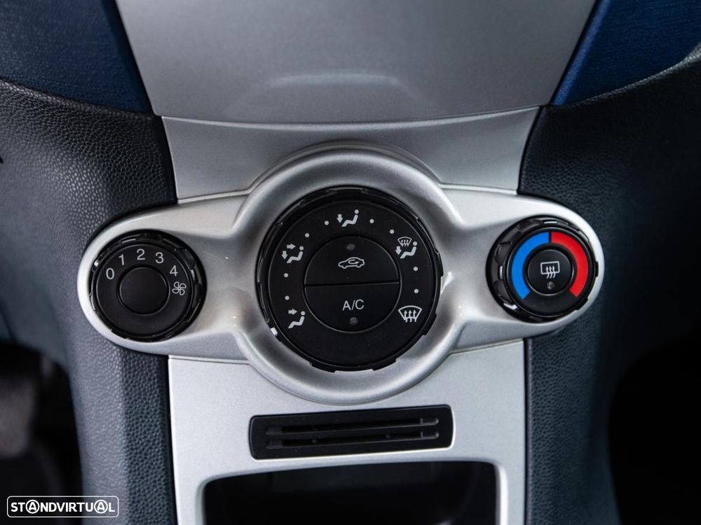 Ford Fiesta - 17